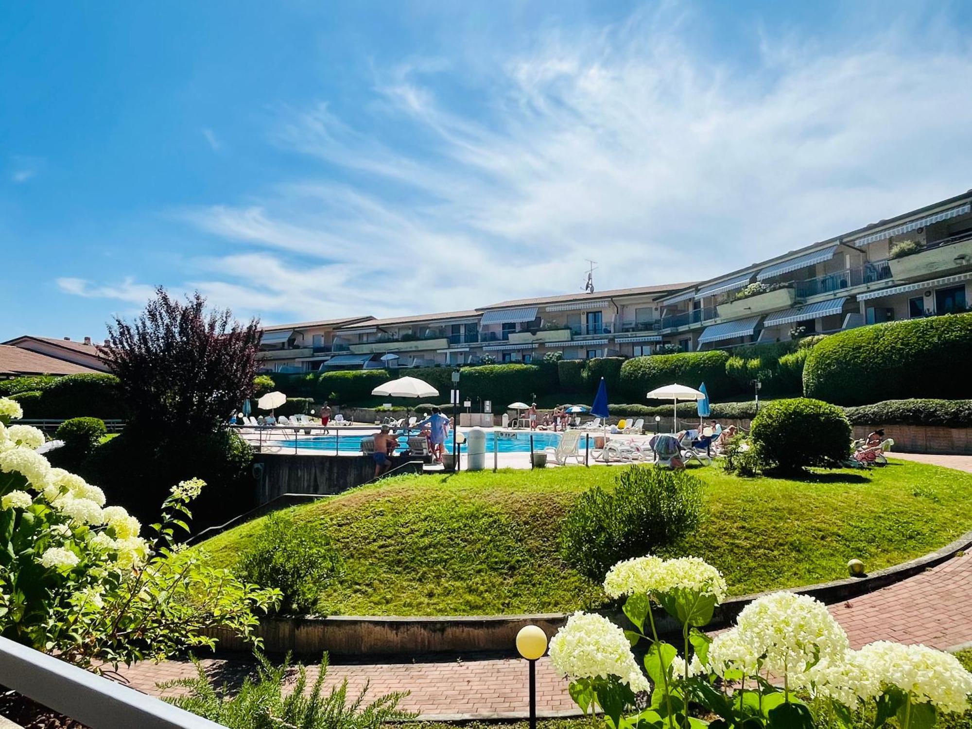 Kristall Lago Residence Desenzano del Garda Dış mekan fotoğraf